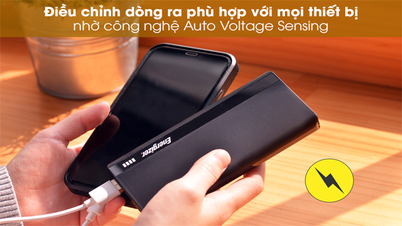 Sạc dự phòng Energizer UE10054BK với công nghệ Auto Voltage Sensing cho phép sạc nhiều loại thiết bị